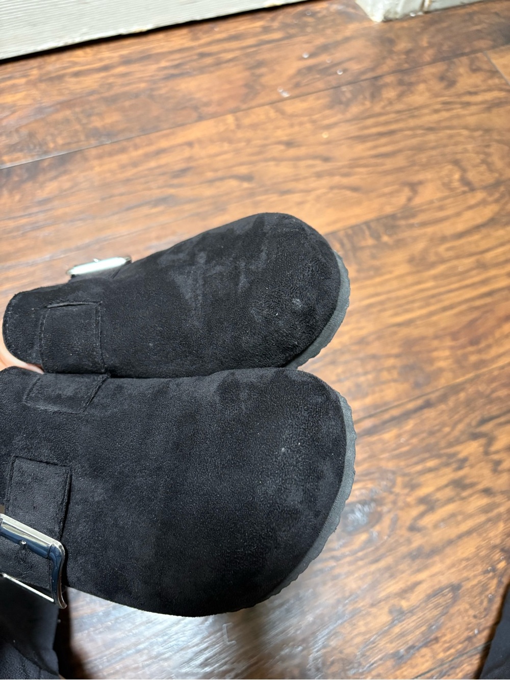 Madden Girl Black Suede Clogs Women’s Size 8 Buckle Comfort Slip On Shoes - Picture 3 of 8